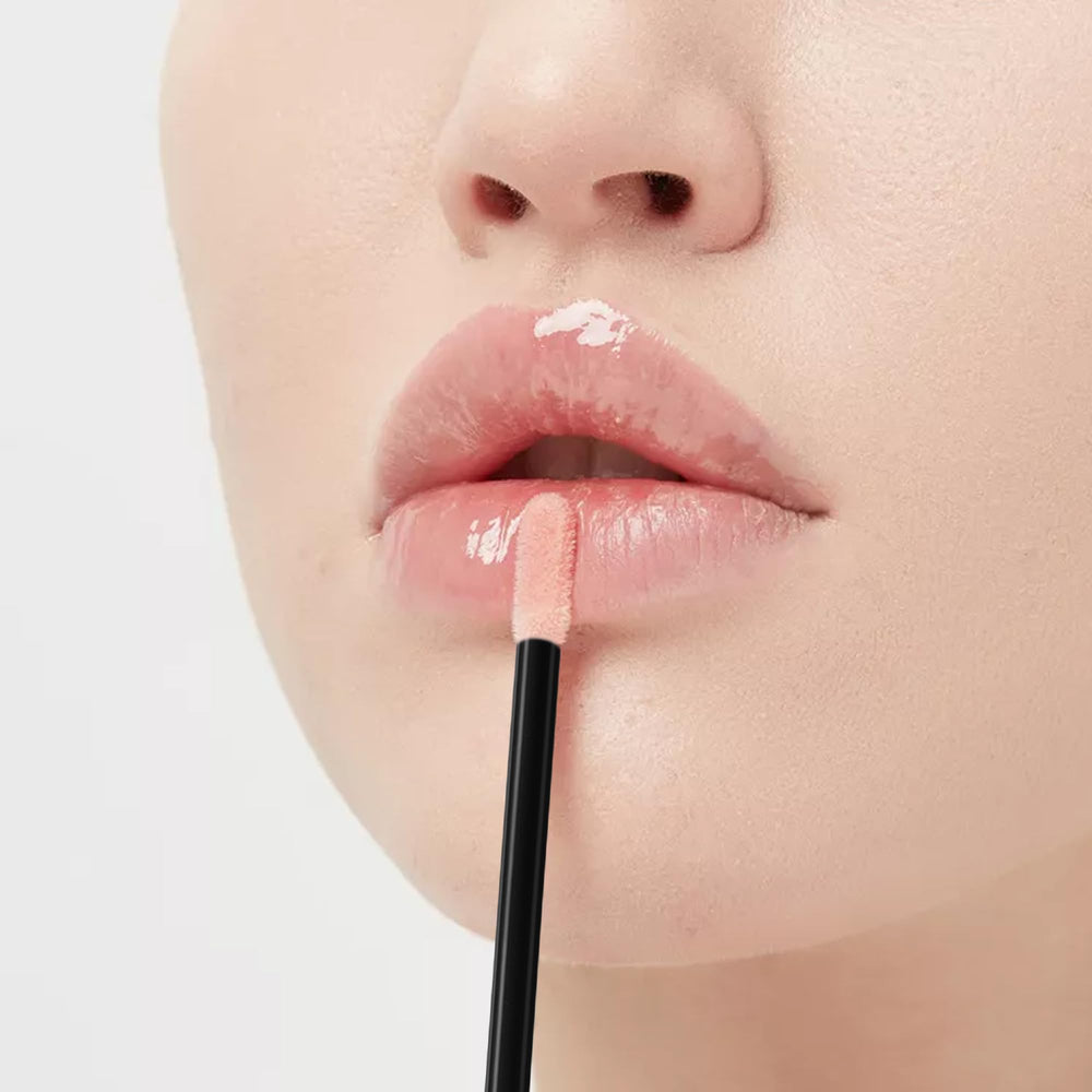 Travel-friendly Chanaco lip brush kit fits in makeup bag