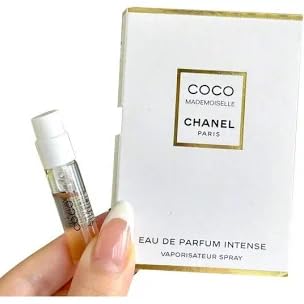 CHANEL Coco Mademoiselle Intense travel-friendly sample set for on-the-go wearing
