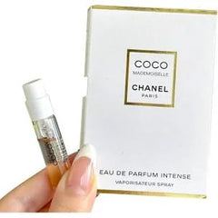 CHANEL Coco Mademoiselle Intense travel-friendly sample set for on-the-go wearing