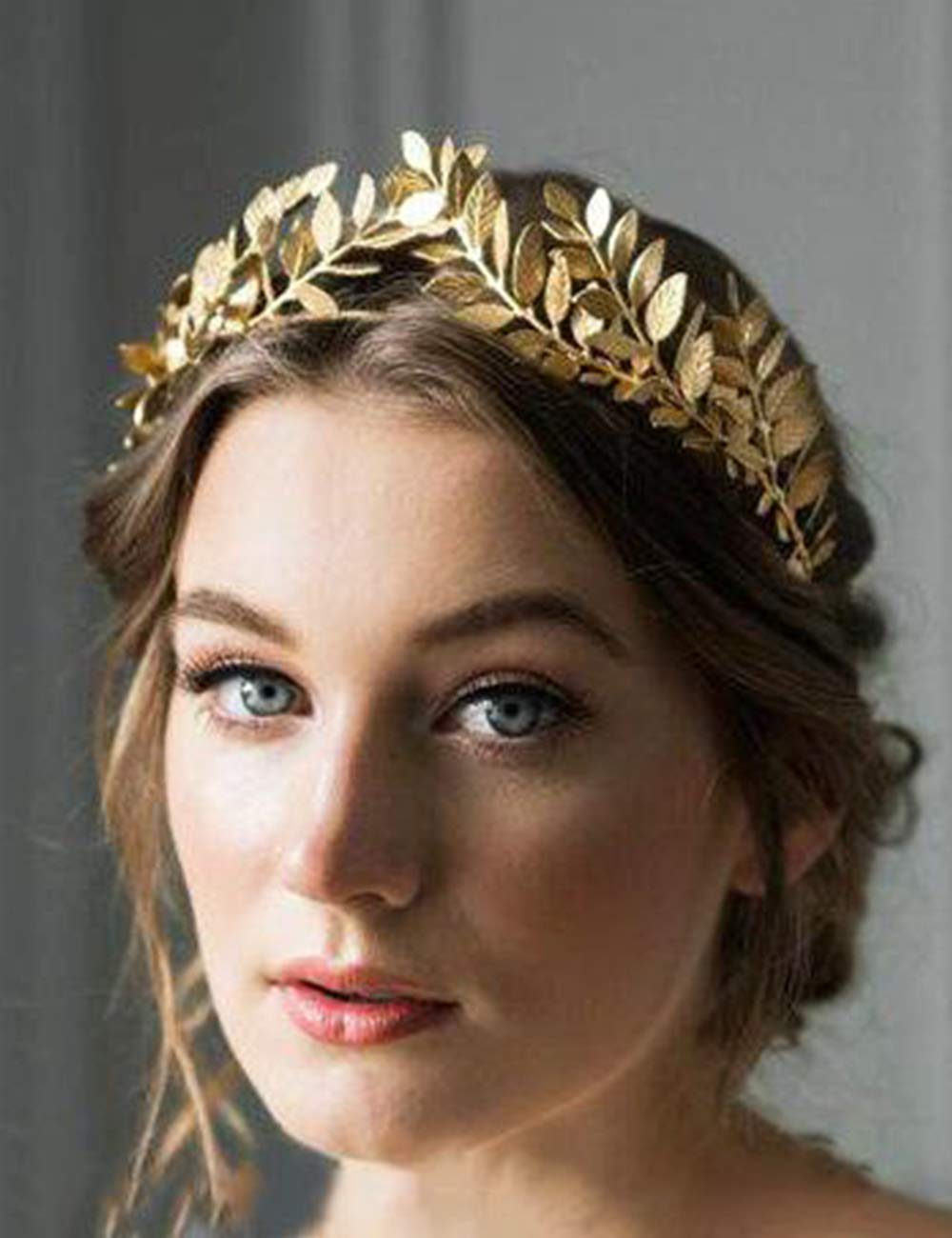 Chargances corona dorada para novias y eventos especiales