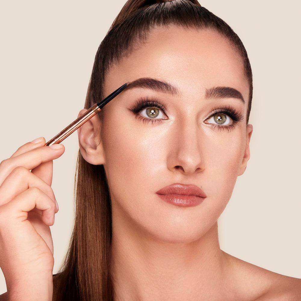Charlotte Tilbury Brow Cheat, resistente al agua para entrenamientos y días largos