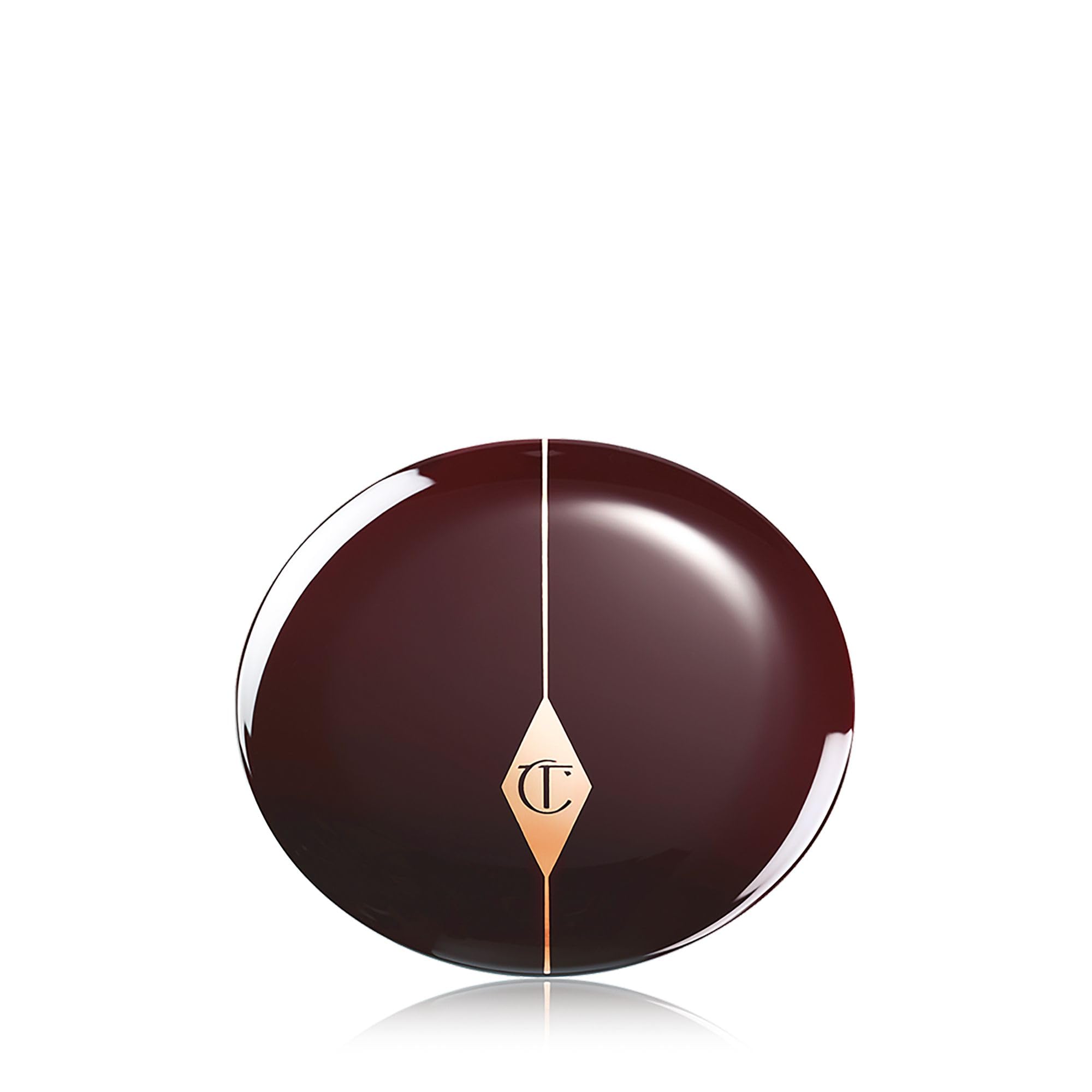 Charlotte Tilbury Cheek to Chic two-tone finish delivers radiant, healthy-looking glow.