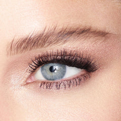 Charlotte Tilbury Eyes to Mesmerize Champagne crease-proof finish stays comfortable all day