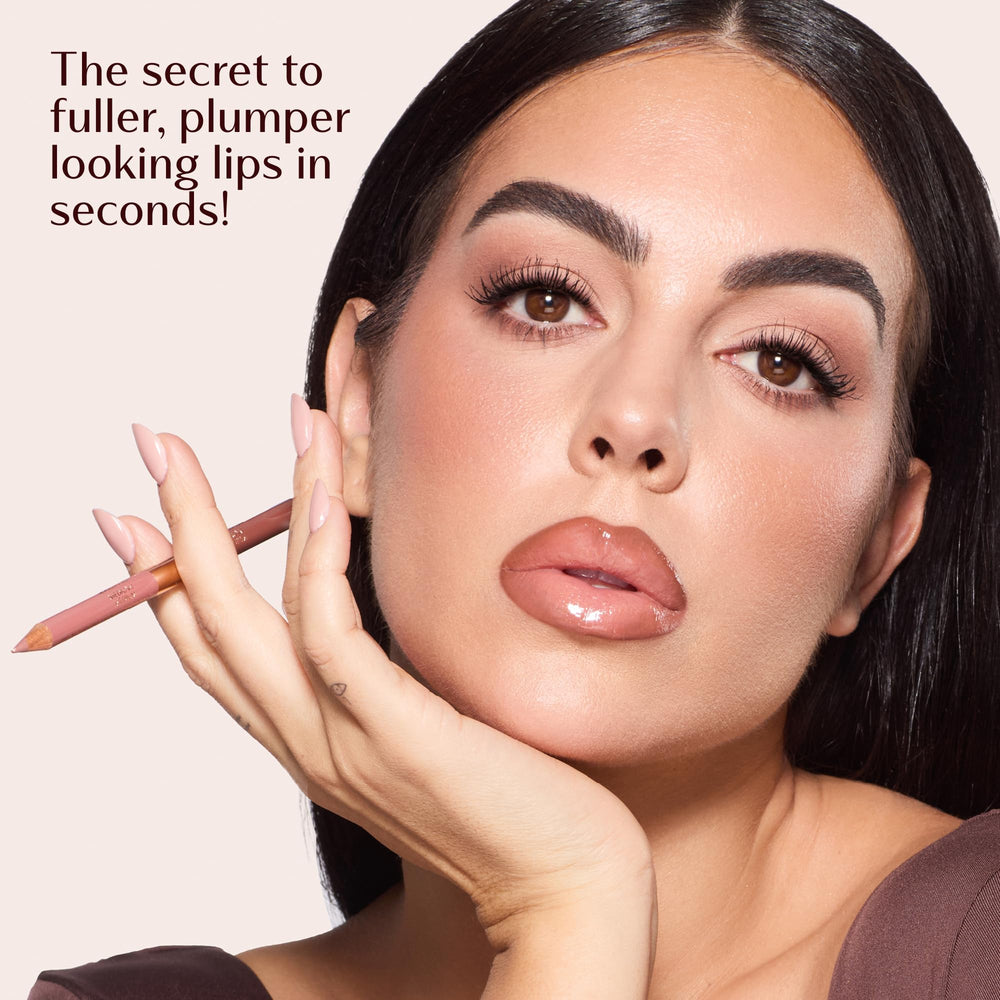 Charlotte Tilbury Lip Cheat Contour Duo pencil tip for precise on-the-go use.