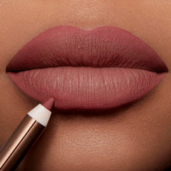 Lip Cheat enriched with jojoba oil for a silky glide