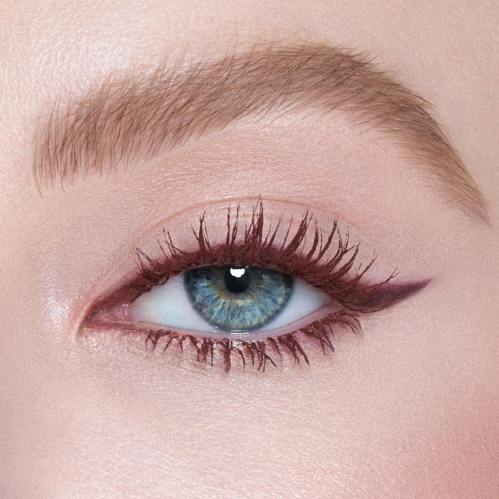 Charlotte Tilbury Pillow Talk Eyeliner waterproof, humidity-proof finish for long-lasting wear.