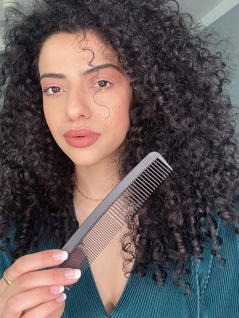 Chicago Comb Model 6 carbon fiber wide-teeth for detangling