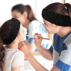 Chuangdi headband used during makeup application to protect hair.