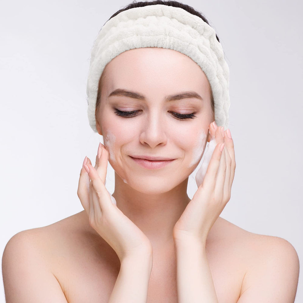 Chuangdi spa headband blue worn during facial cleansing