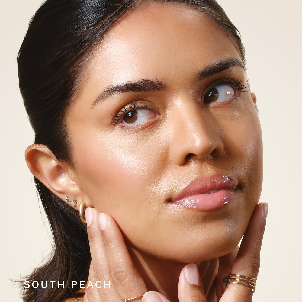 City Beauty City Lips long-lasting hydration keeps lips comfortable throughout the day.