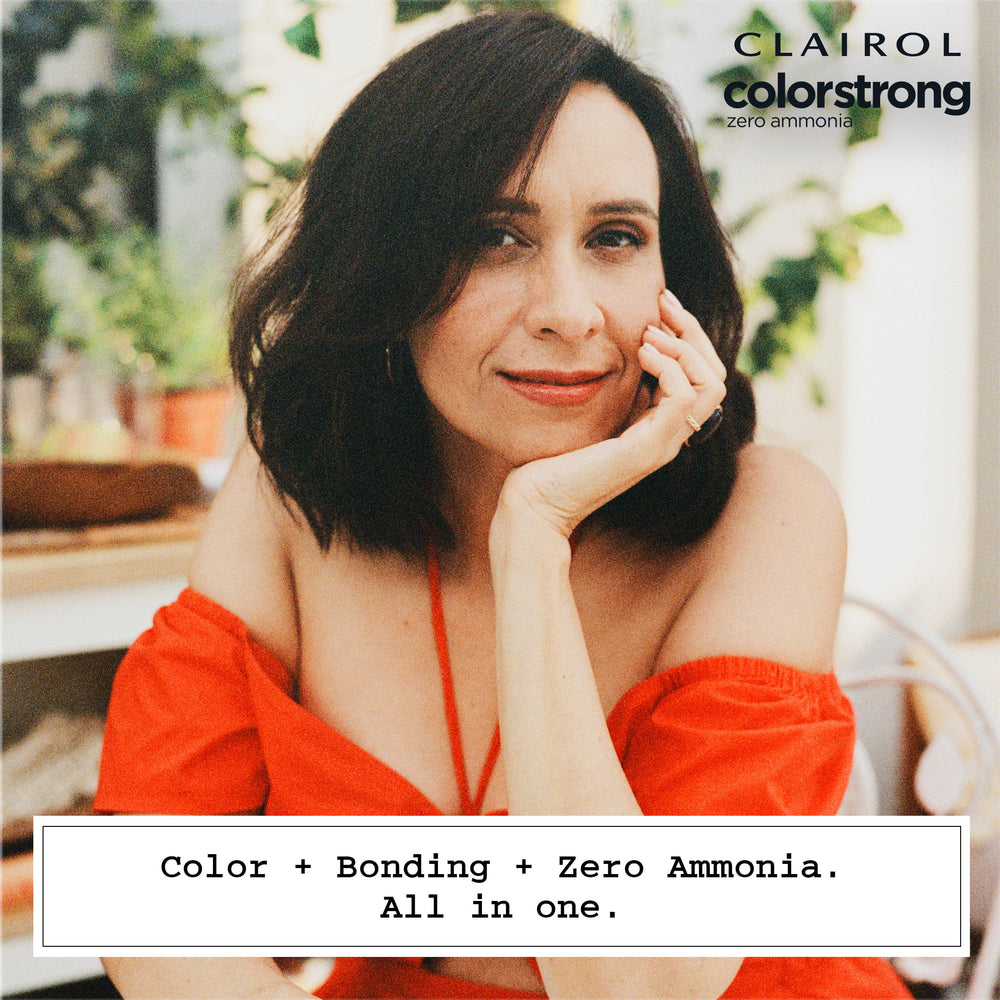 Clairol ColorStrong gloves protect hands during color application