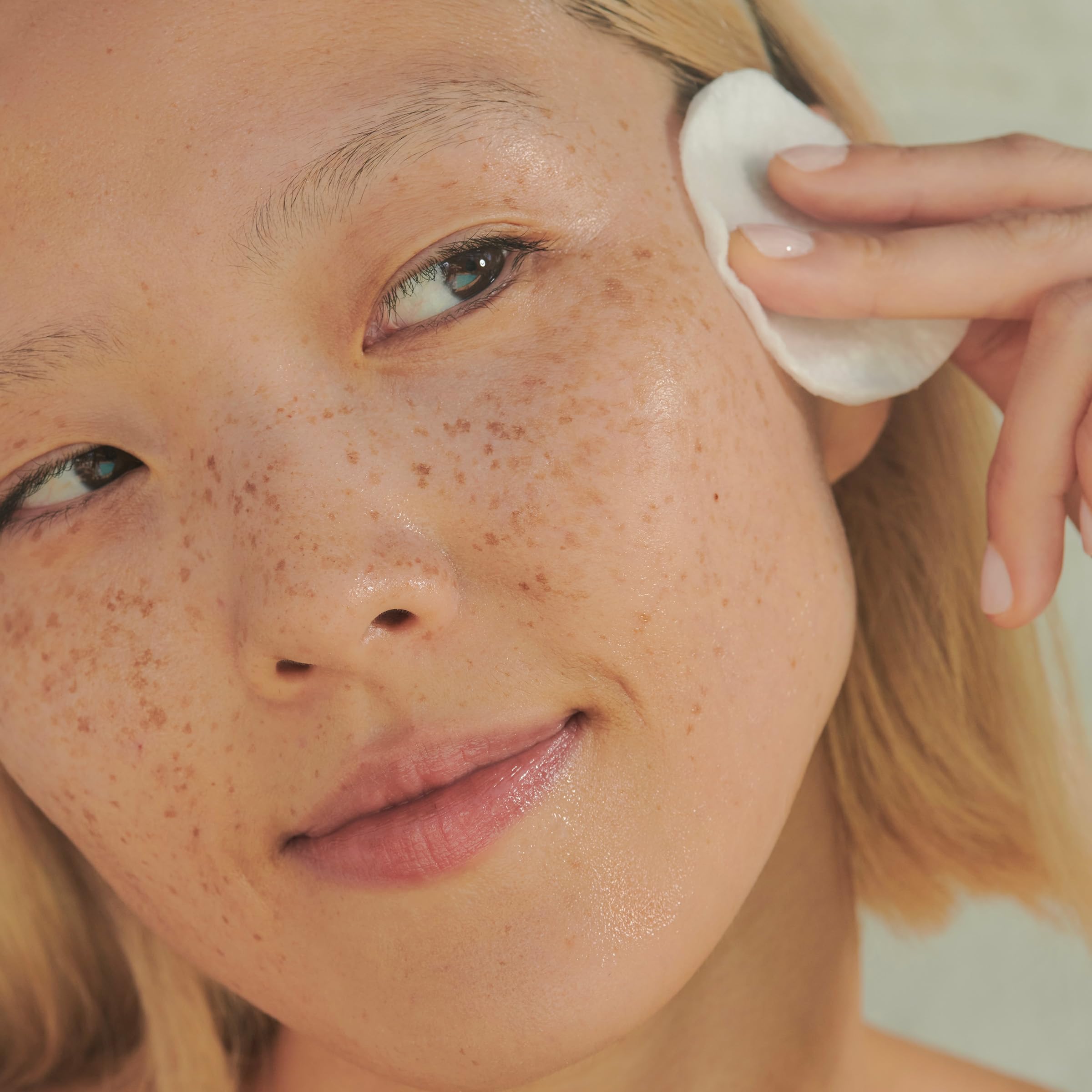 Clarins Hydrating Toning Lotion close-up showing a refreshed, hydrated look.