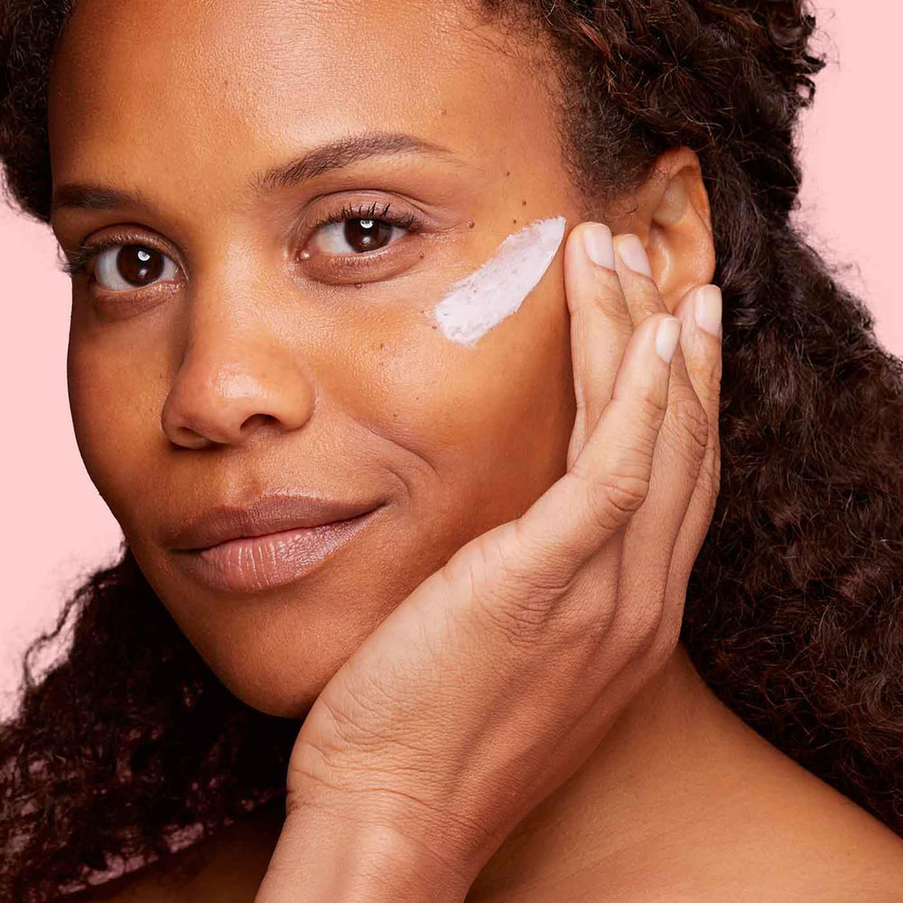 Vitamin E enriched Clarins primer delivers lightweight hydration