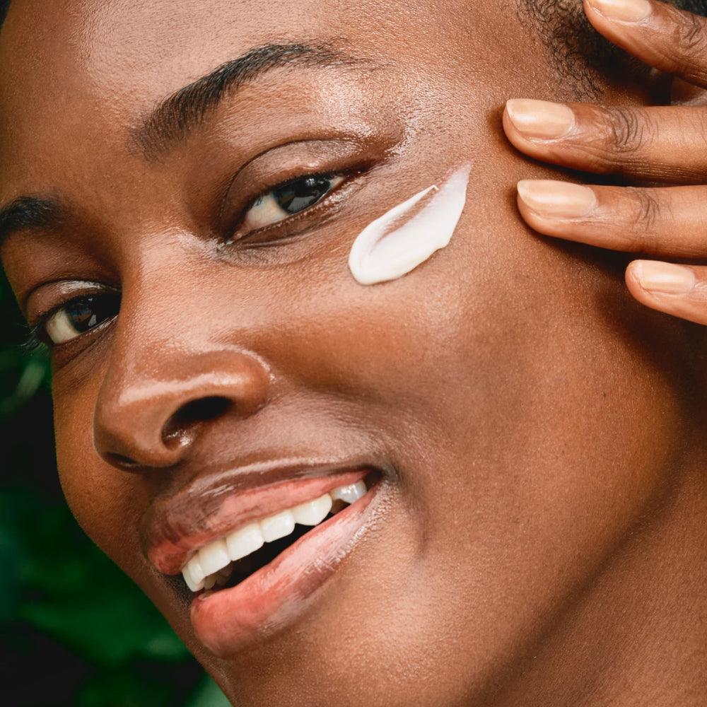 Clarins Multi-Active Día, líneas finas mejoradas con cuidado diario.