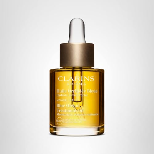 Clarins preservatives-free formulation supports gentle daily use.