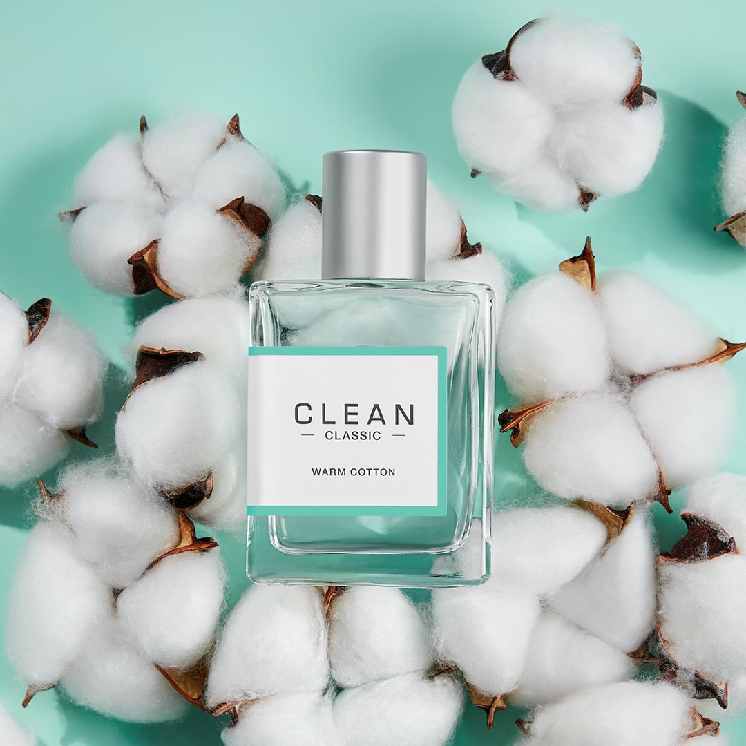 CLEAN CLASSIC Warm Cotton duo scent close-up emphasizes comforting aroma.