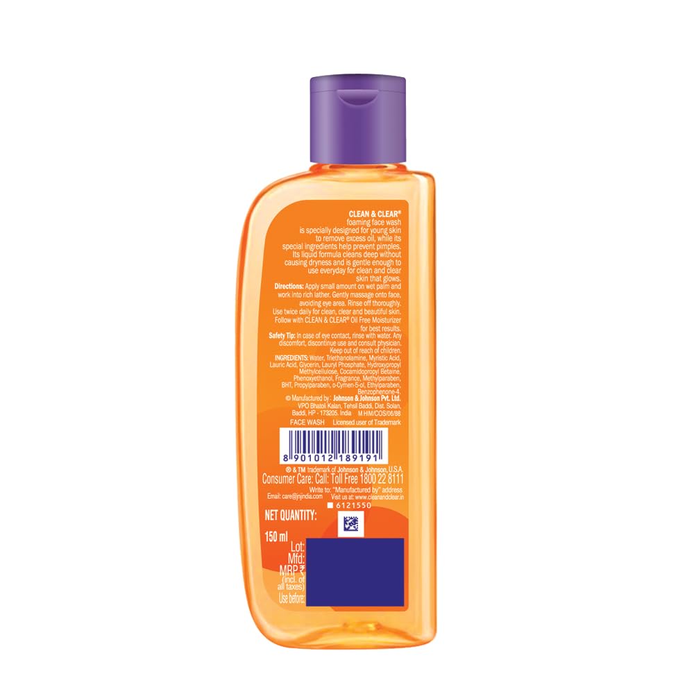Clean & Clear Foaming Face Wash foam demonstrates gentle cleansing.