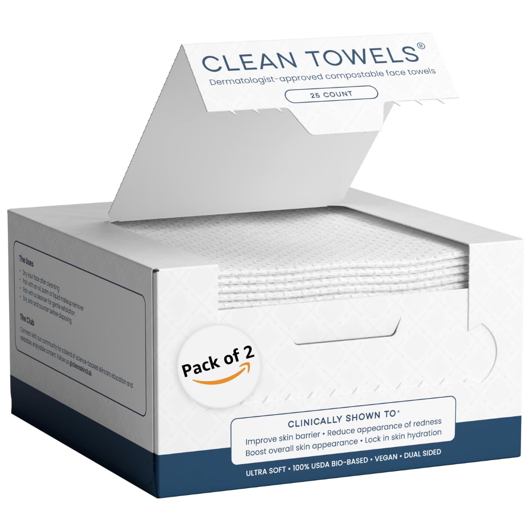 Toallas faciales Clean Skin Club en empaque compacto para viaje.