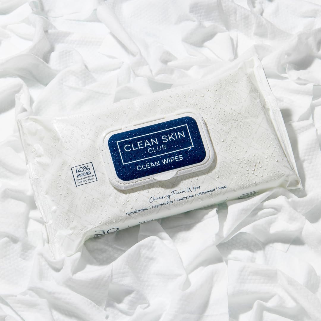 Paquete de 30 toallitas Clean Skin Club XL para limpieza rápida.
