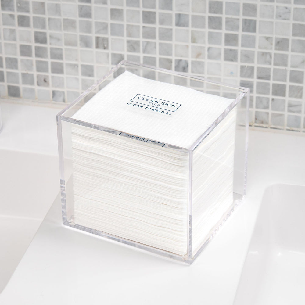 CLEAN SKIN CLUB easy-clean acrylic box kept tidy with simple wipes.
