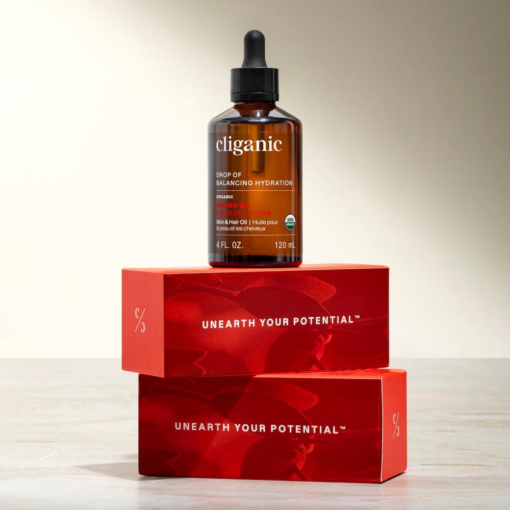 Aplicación diaria en rostro y cabello con Cliganic Jojoba Oil