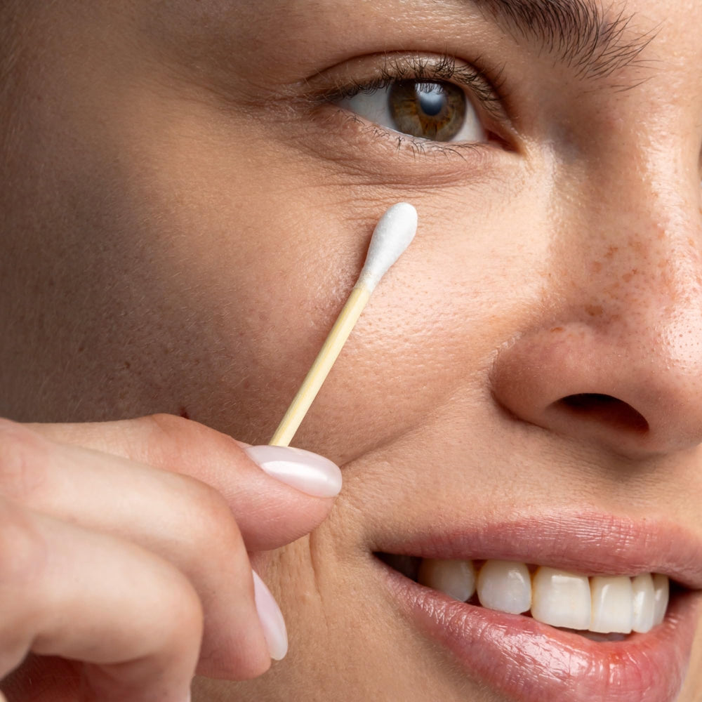 Cliganic paper-sticks plastic-free swabs for safe eco-friendly cleaning.