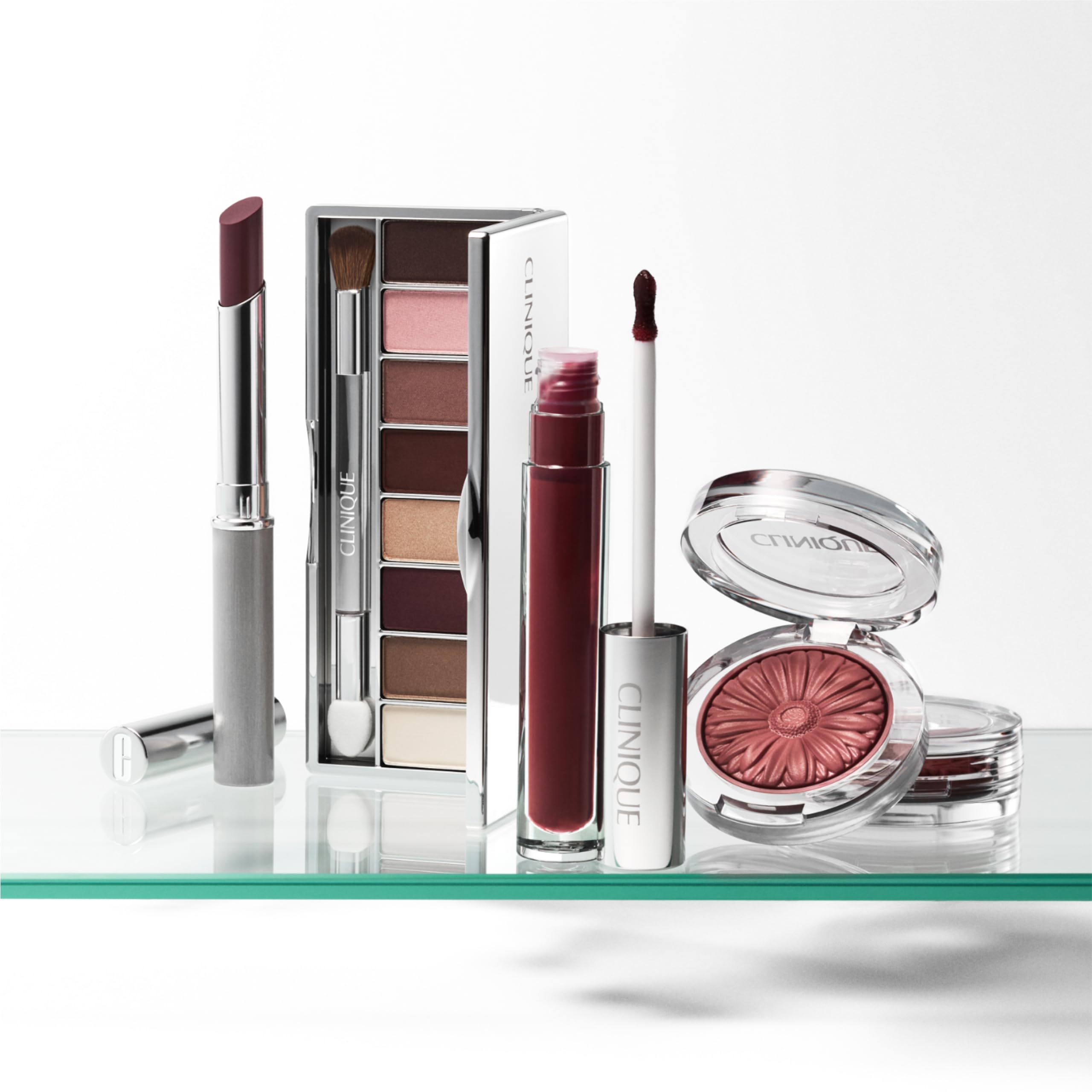 Clinique All About Shadow crease-resistant pigment designed for fade-resistant color.
