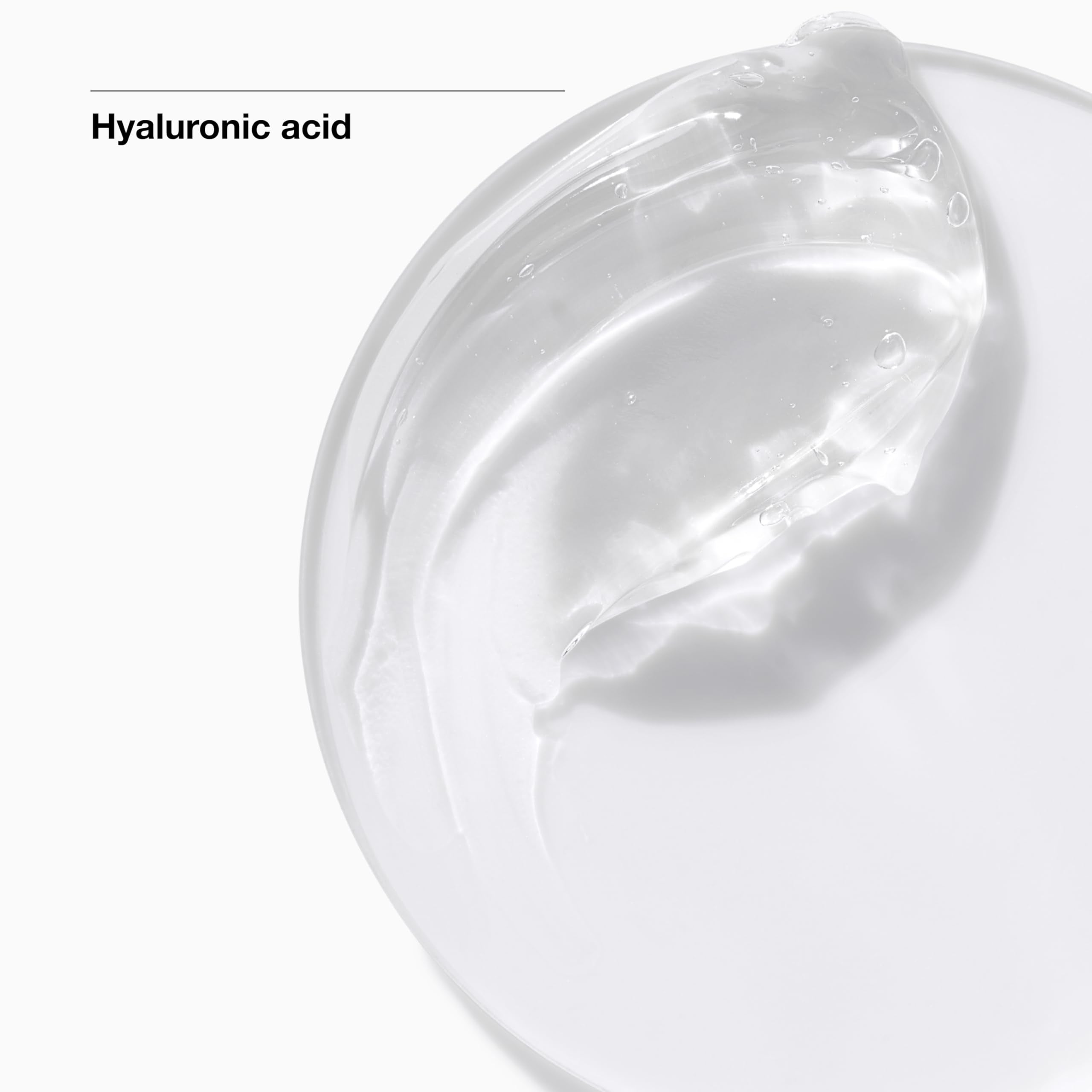 Aplicación de Clinique gel hidratante, textura suave que se absorbe al instante