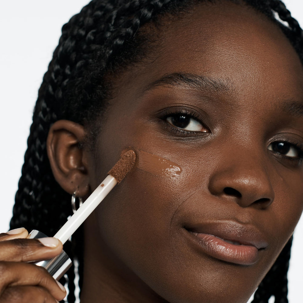 Clinique Beyond Perfecting dermatologist-tested icon signals safety and reliability.