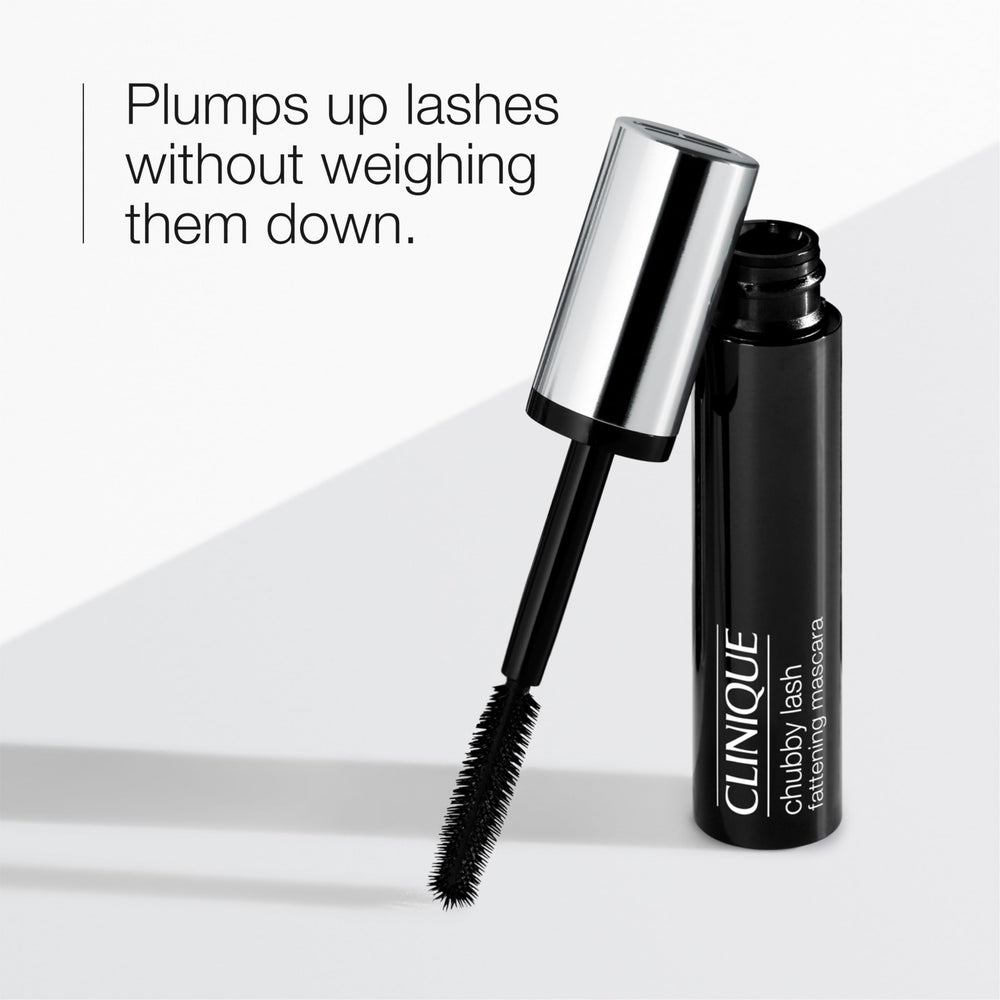 Clinique Chubby Lash applying 360-degree definition for fuller lashes.