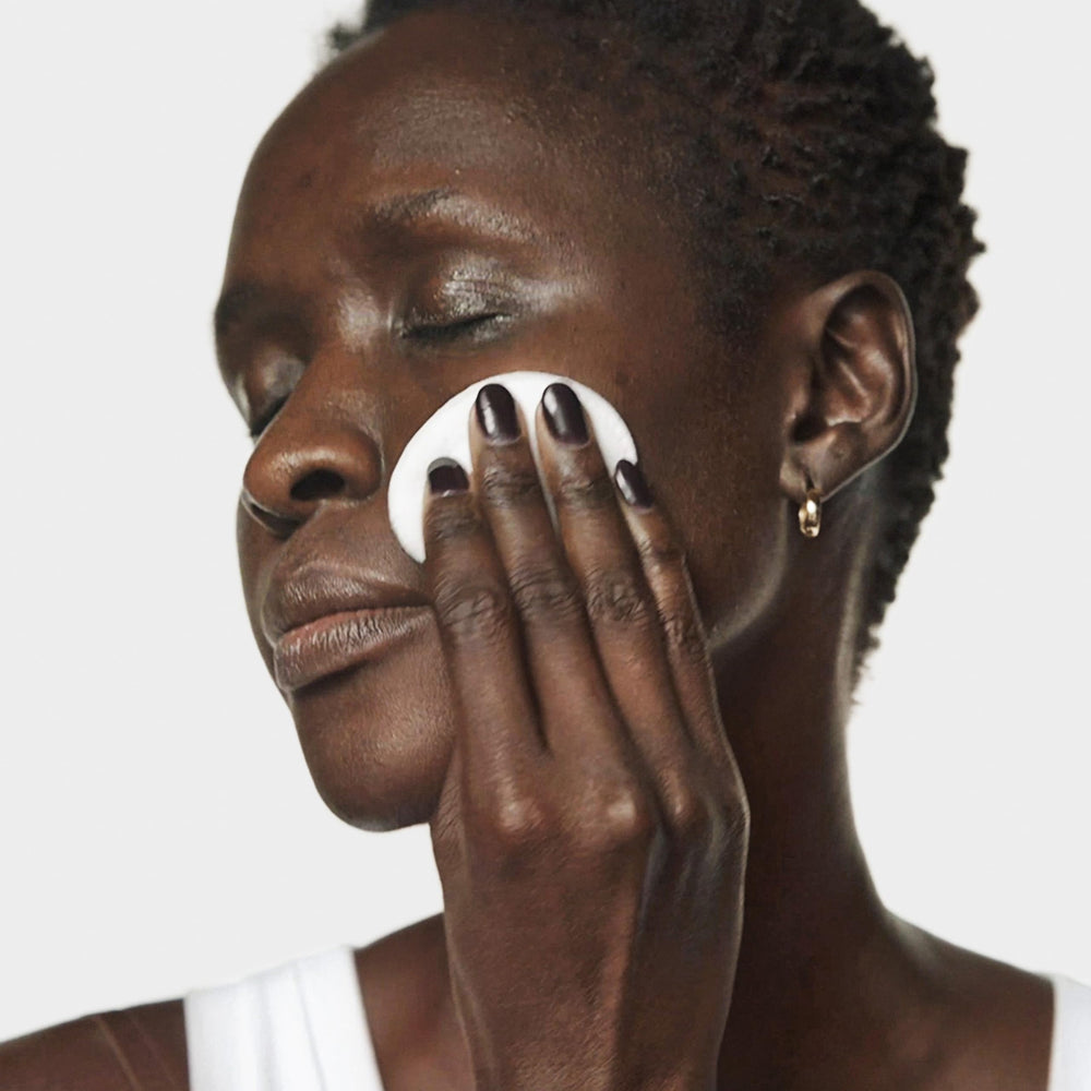 Clinique Clarifying Lotion 2 BHA helps smooth skin texture.