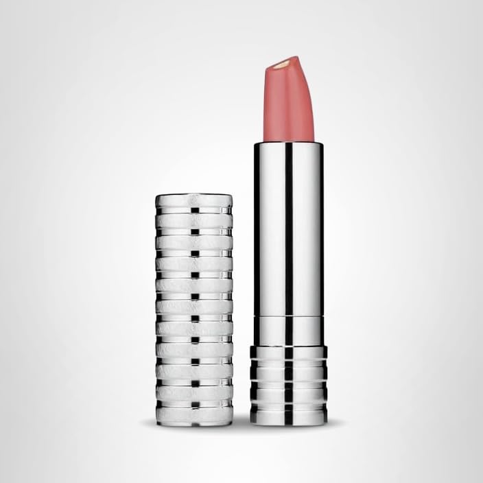 Clinique Dramatically Different Lipstick wear test on lips