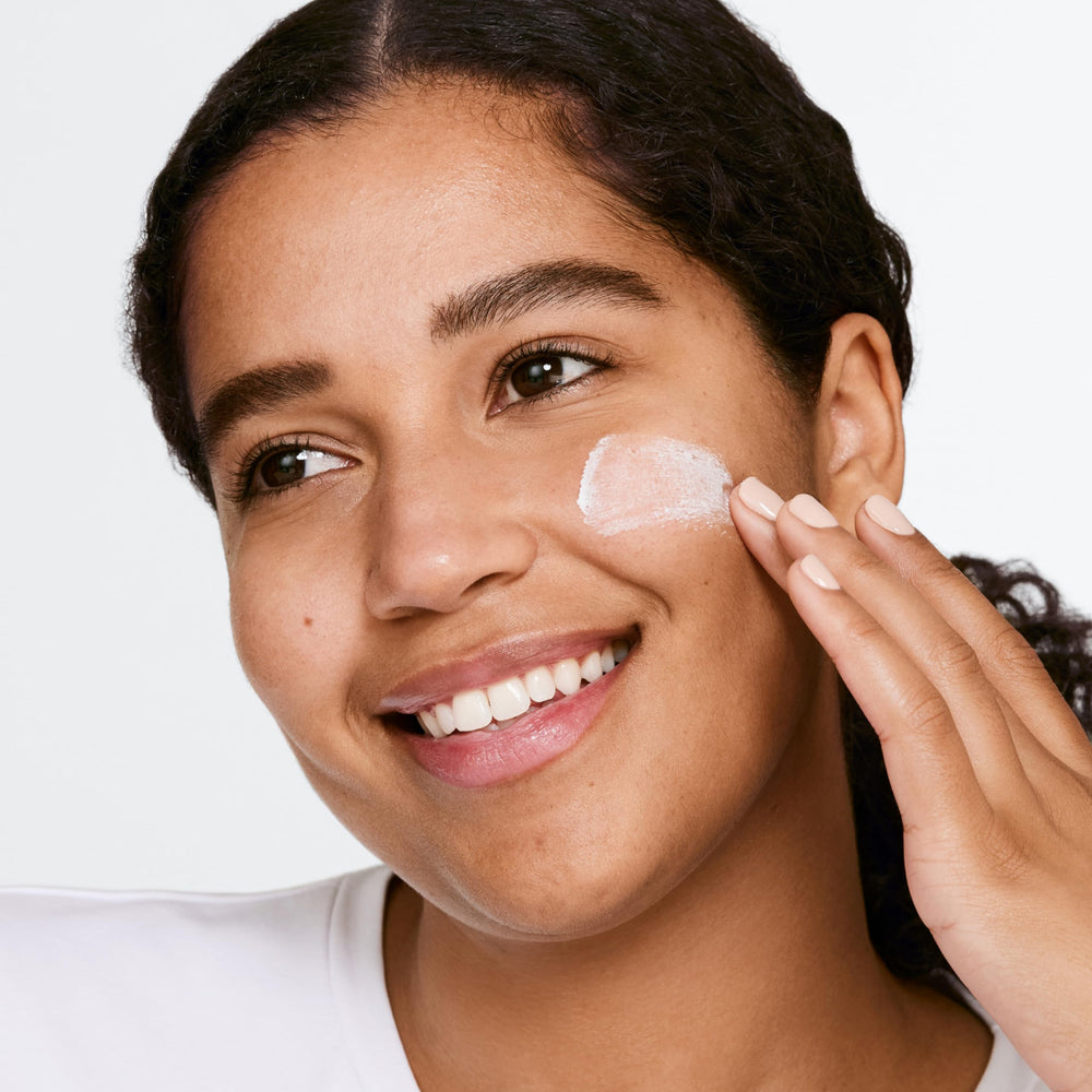 Clinique exfoliante facial ayuda a clarificar poros y grasa.