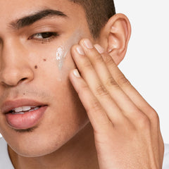 Clinique for Men Maximum Hydrator application spreads evenly and absorbs quickly.