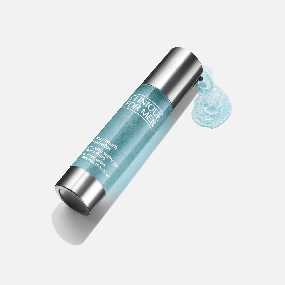 Clinique For Men Maximum Hydrator gel swatch highlights ultralight texture for refreshment.
