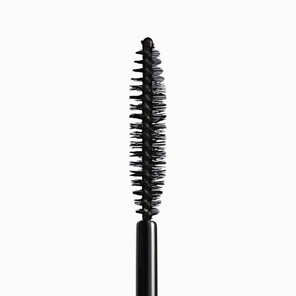 Clinique Lash Power Tubing Mascara retirada con agua tibia sin esfuerzo.