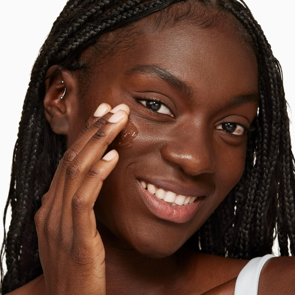 Clinique Moisture Surge 72-hour hydration graphic suggests long-lasting moisture.