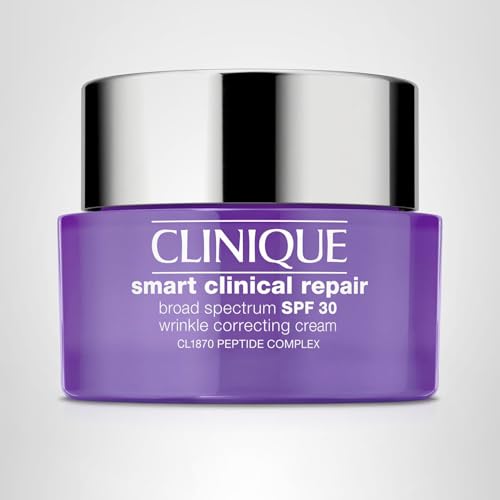 Clinique Smart Clinical Repair daily moisturizer in routine shot.