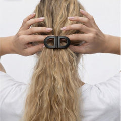 Clips magnéticos para cabello para seccionar con precisión durante el peinado.