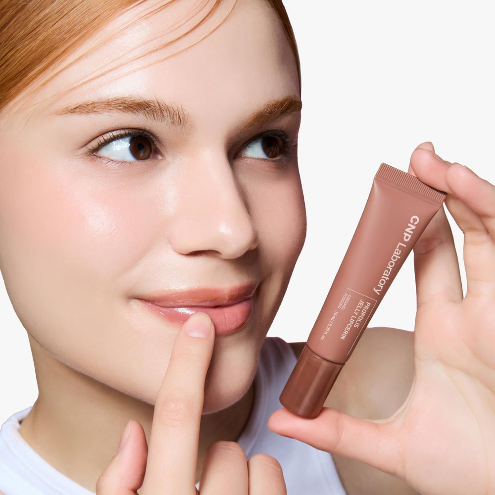 Labios brillantes con color natural gracias a Lipcerin Jelly.