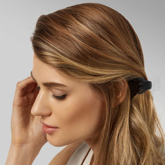 Cobahom clip negro para recogidos rápidos y discreción elegante.