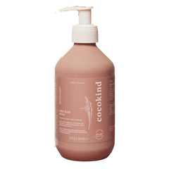 Cocokind Sake Body Lotion botella: hidratación ligera para piel suave y cómoda.