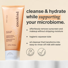 Aplicación manual en rostro con Cocokind transforma aceite en leche para limpieza suave