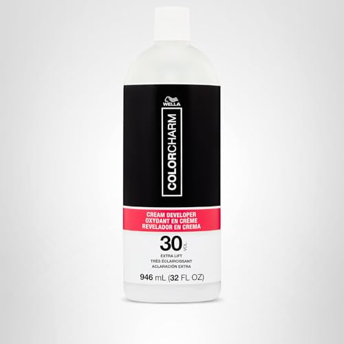 COLORCHARM 30 Volume helps achieve even lift across blended gray and natural hair