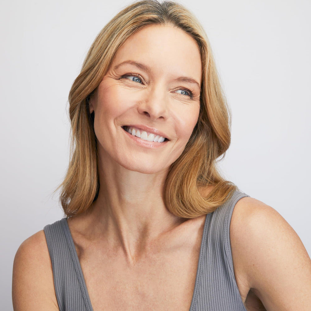 Colorescience Hyaluronic Acid powder boosts moisture during application
