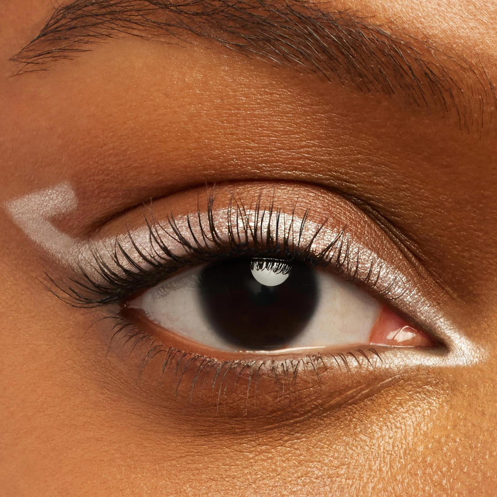 ColourPop BFF Crème Gel Liner: difuminado suave para efecto smokey sin esfuerzo.