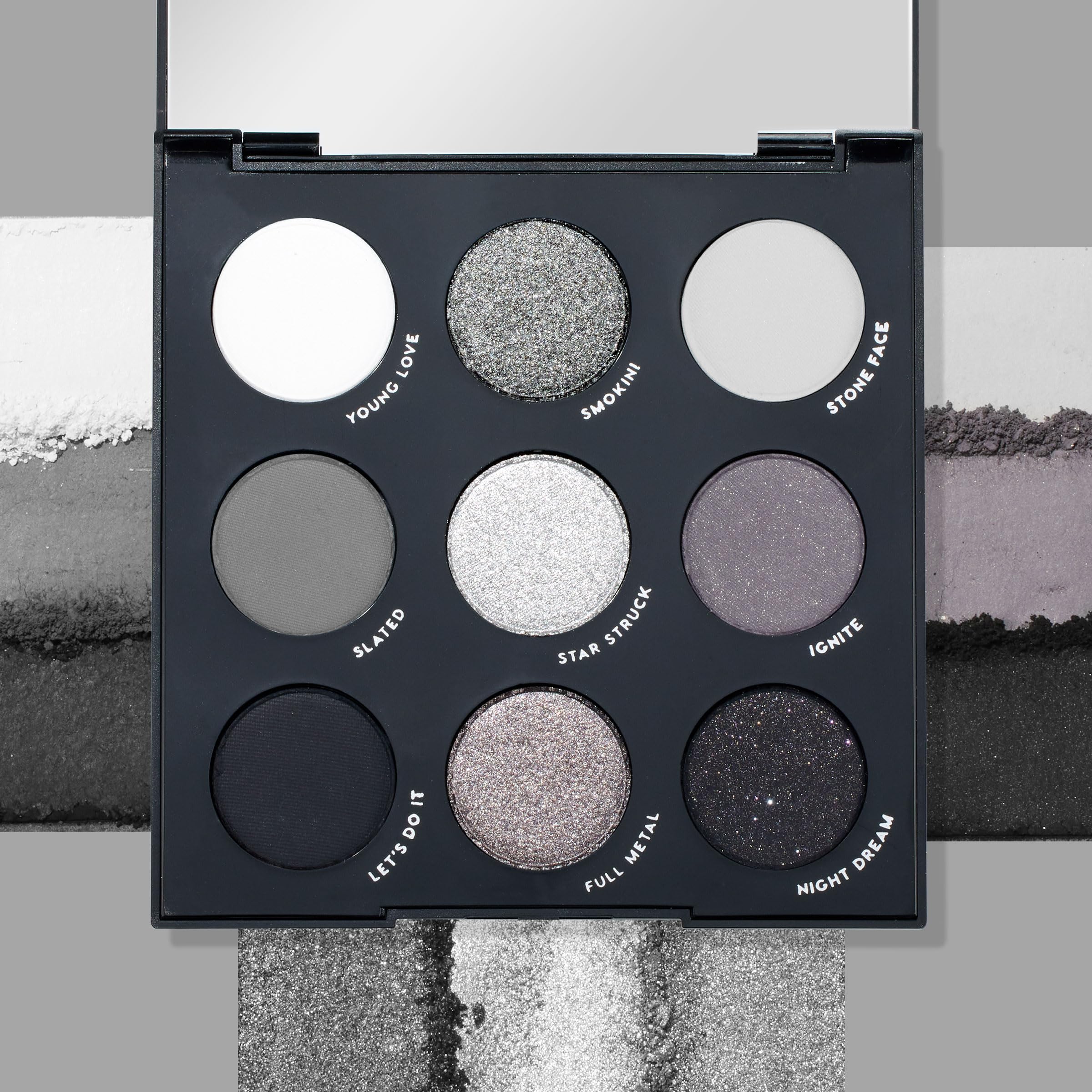 Aplicación suave con brocha plana para pigmento máximo ColourPop Blowin Smoke.