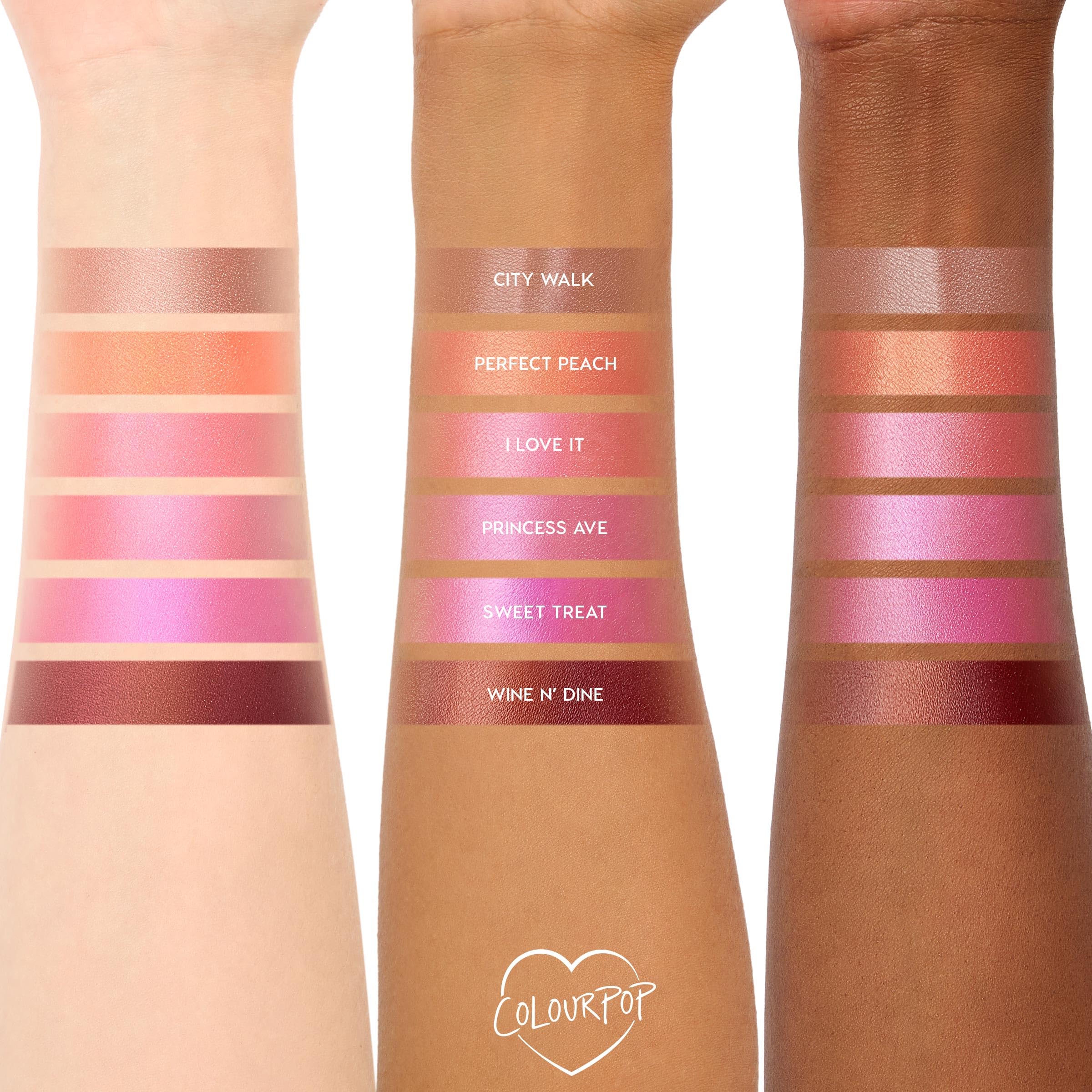 ColourPop blush líquido con musgo marino para retener humedad y confort.