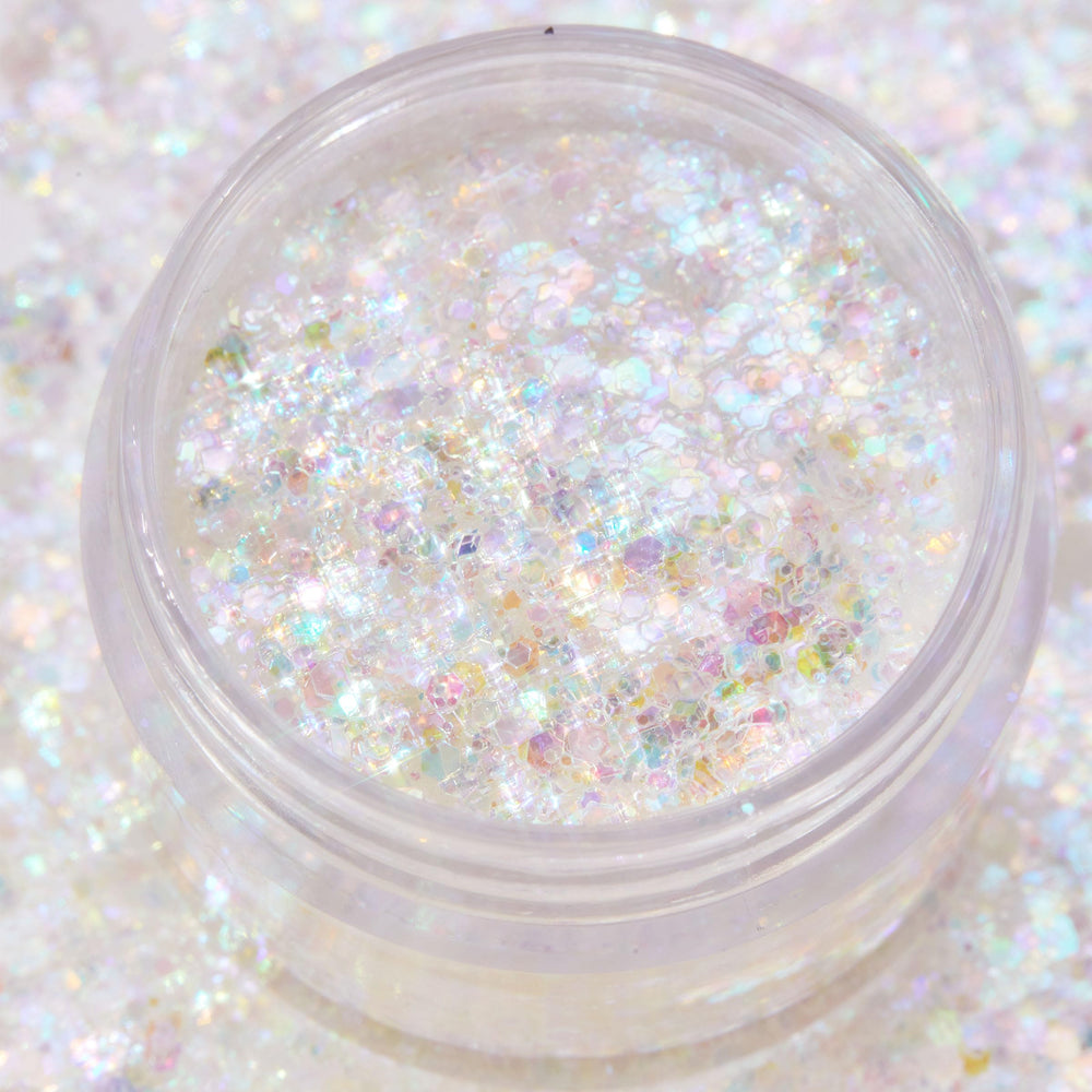 ColourPop Disco Lady brillo en brazos crea glamour sin pegajosidad.