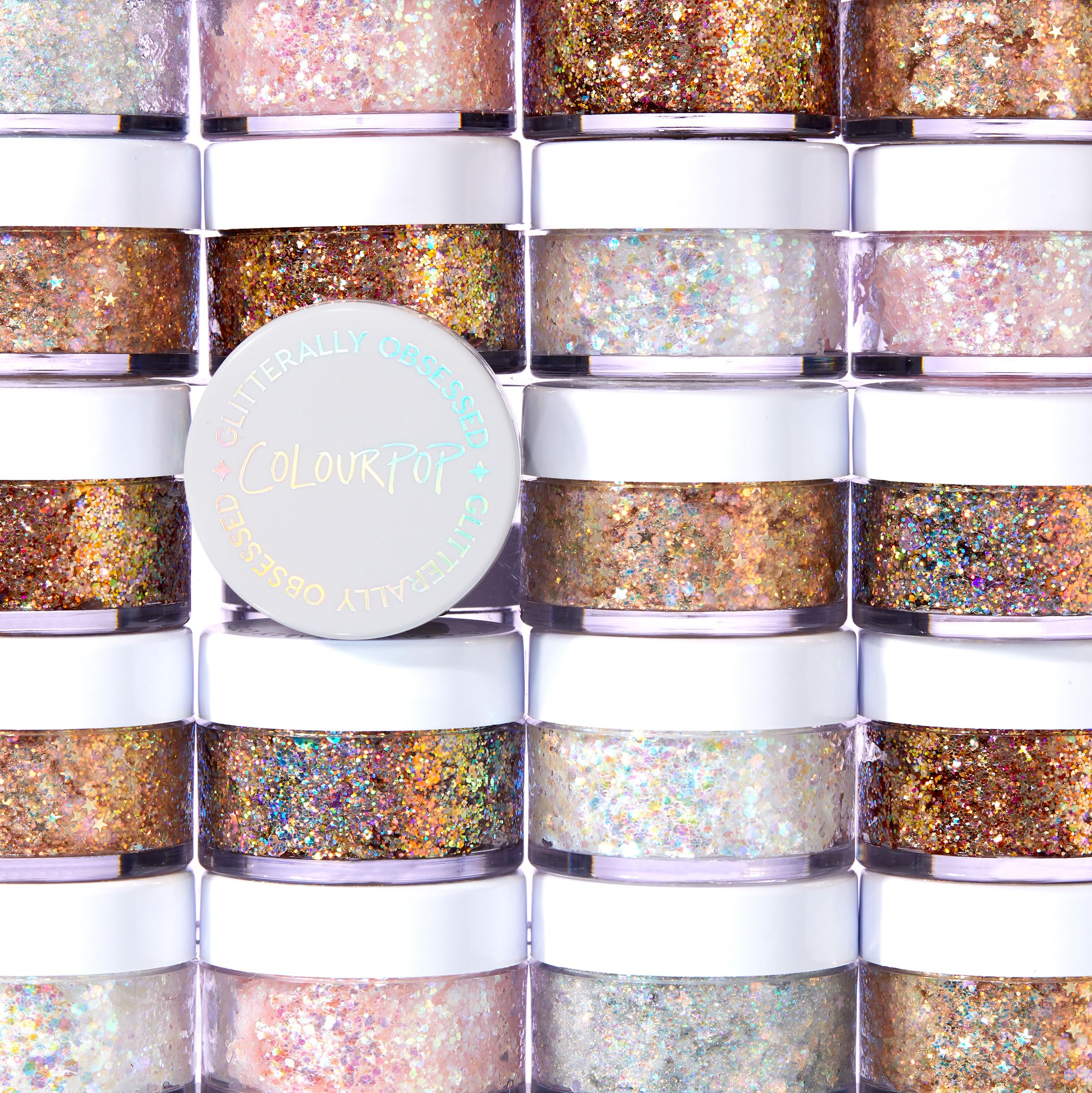 ColourPop Disco Lady brillo facial aporta chispa divertida para looks festivos.